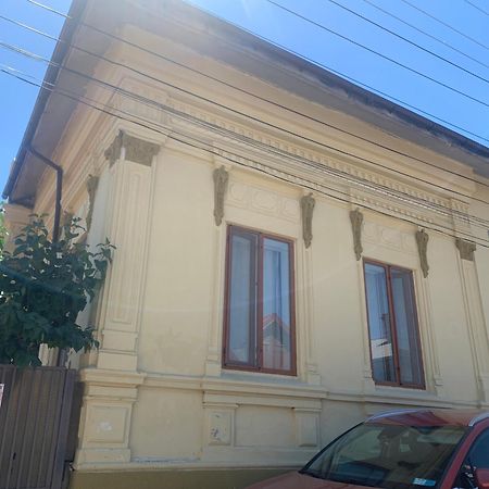 Готель Casa Trandafirilor Тульча Екстер'єр фото