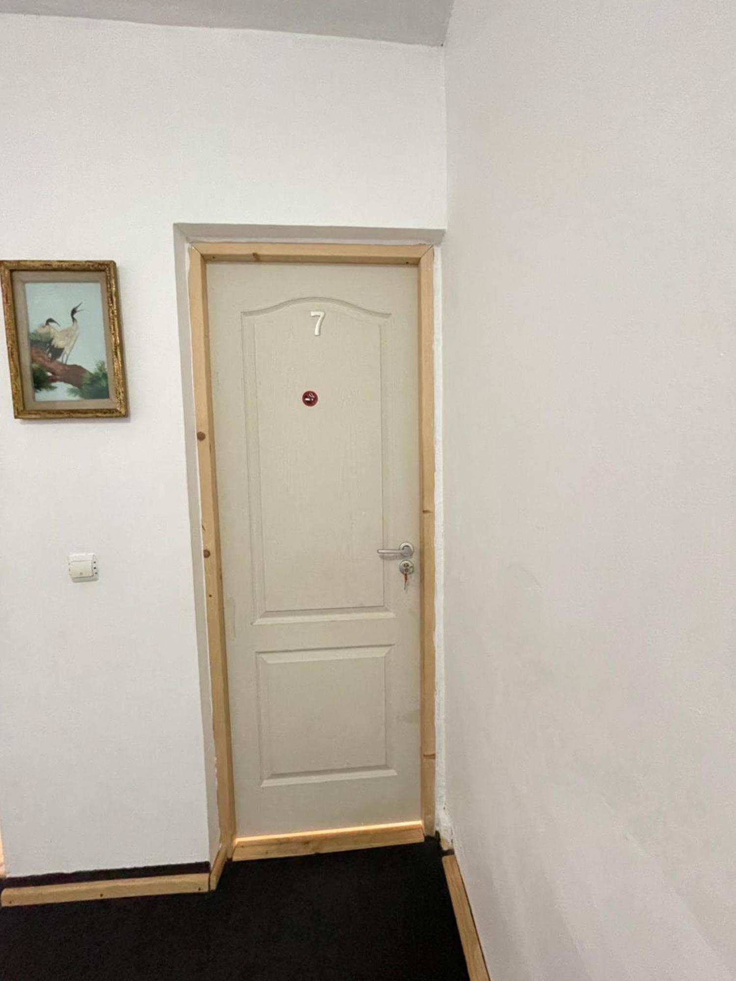 Готель Casa Trandafirilor Тульча Екстер'єр фото